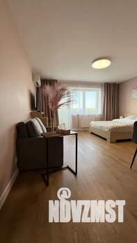 Студия квартира, посуточно, 37м2, 8/17 этаж