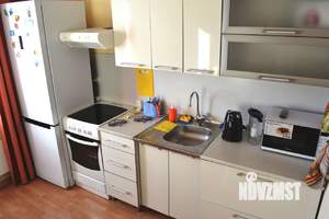 1-к квартира, посуточно, 41м2, 8/10 этаж