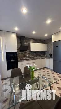 Студия квартира, посуточно, 43м2, 18/18 этаж
