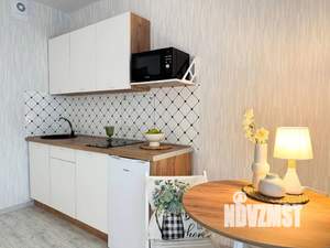 Студия квартира, посуточно, 28м2, 2/10 этаж