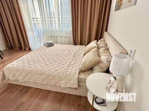 Студия квартира, посуточно, 30м2, 10/18 этаж