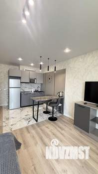 Студия квартира, посуточно, 35м2, 3/20 этаж