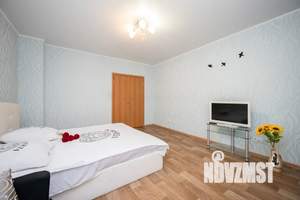 1-к квартира, посуточно, 40м2, 6/18 этаж