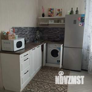 Студия квартира, посуточно, 37м2, 7/25 этаж