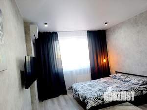 Студия квартира, посуточно, 28м2, 3/25 этаж