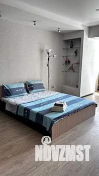 Студия квартира, посуточно, 42м2, 9/10 этаж