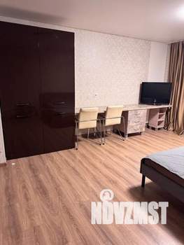 Студия квартира, посуточно, 31м2, 10/20 этаж