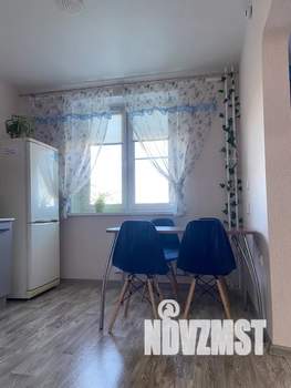 1-к квартира, посуточно, 37м2, 4/10 этаж