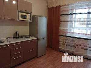 1-к квартира, посуточно, 42м2, 2/10 этаж
