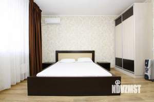 1-к квартира, посуточно, 43м2, 1/1 этаж