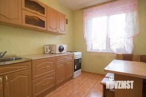 1-к квартира, посуточно, 37м2, 3/10 этаж