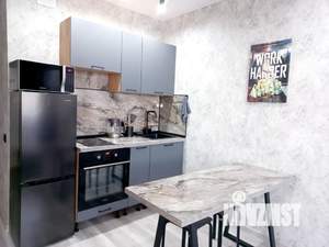 Студия квартира, посуточно, 28м2, 3/25 этаж