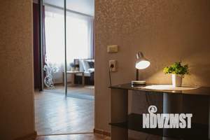 1-к квартира, посуточно, 43м2, 7/10 этаж