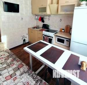 1-к квартира, посуточно, 33м2, 2/9 этаж