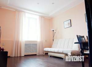 2-к квартира, посуточно, 50м2, 1/1 этаж