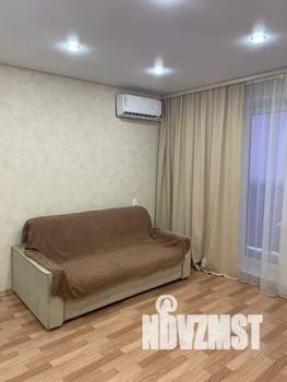 Студия квартира, посуточно, 27м2, 1/10 этаж