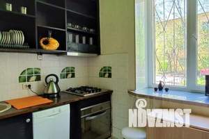 2-к квартира, посуточно, 37м2, 1/3 этаж