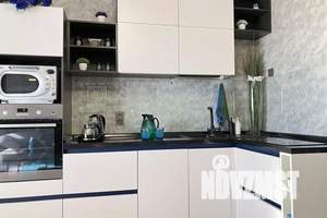 1-к квартира, посуточно, 42м2, 9/17 этаж