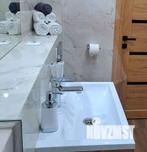 1-к квартира, посуточно, 40м2, 6/18 этаж