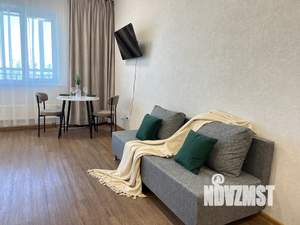 Студия квартира, посуточно, 40м2, 7/17 этаж