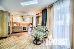 2-к квартира, посуточно, 109м2, 9/16 этаж
