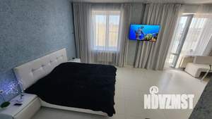 Студия квартира, посуточно, 42м2, 6/18 этаж