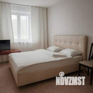 1-к квартира, посуточно, 37м2, 2/10 этаж