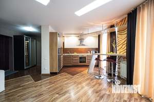 2-к квартира, посуточно, 60м2, 1/1 этаж