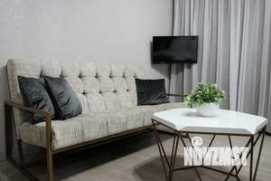 1-к квартира, посуточно, 43м2, 1/10 этаж