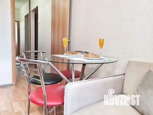 1-к квартира, посуточно, 41м2, 4/10 этаж