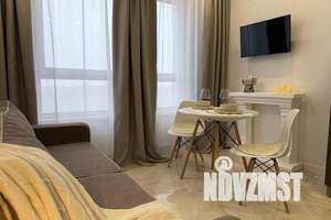 1-к квартира, посуточно, 42м2, 13/16 этаж