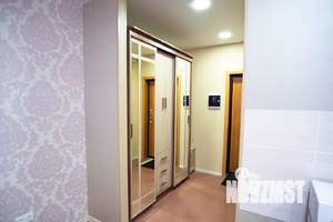Студия квартира, посуточно, 39м2, 10/19 этаж