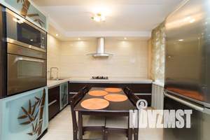 2-к квартира, посуточно, 70м2, 2/9 этаж