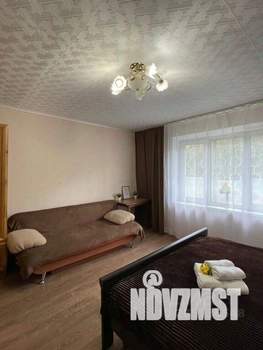 1-к квартира, посуточно, 42м2, 1/1 этаж