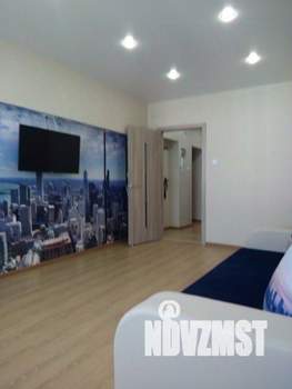 2-к квартира, посуточно, 53м2, 1/1 этаж