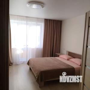 1-к квартира, посуточно, 40м2, 9/9 этаж