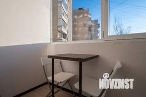 Студия квартира, посуточно, 28м2, 3/17 этаж