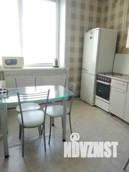 1-к квартира, посуточно, 40м2, 2/5 этаж