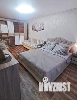 1-к квартира, посуточно, 40м2, 3/5 этаж