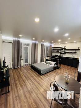 Студия квартира, посуточно, 43м2, 1/24 этаж