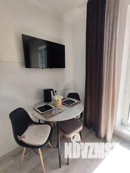 Студия квартира, посуточно, 40м2, 2/10 этаж