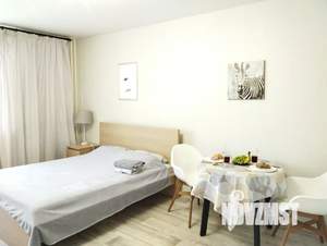 Студия квартира, посуточно, 35м2, 12/20 этаж