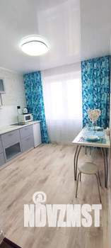 1-к квартира, посуточно, 32м2, 6/10 этаж