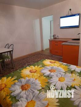 Студия квартира, посуточно, 24м2, 1/11 этаж