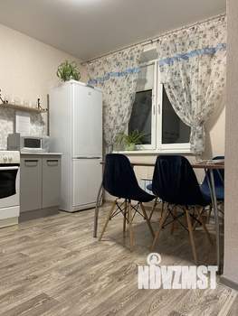 1-к квартира, посуточно, 37м2, 4/10 этаж