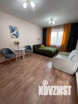 Студия квартира, посуточно, 32м2, 4/10 этаж