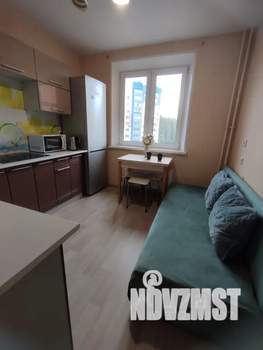 1-к квартира, посуточно, 35м2, 4/10 этаж