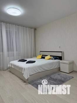 Студия квартира, посуточно, 38м2, 3/15 этаж