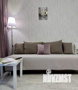 Студия квартира, посуточно, 24м2, 1/18 этаж