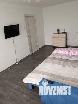 1-к квартира, посуточно, 35м2, 6/9 этаж